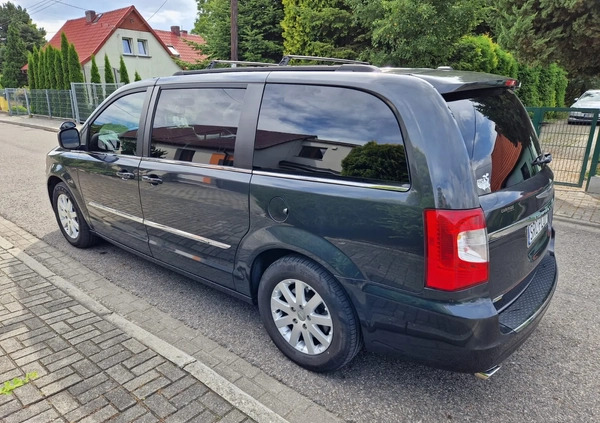 Chrysler Town &amp; Country cena 45999 przebieg: 198315, rok produkcji 2012 z Racibórz małe 172